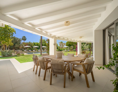 Villa en venta en La Cerquilla, Nueva Andalucia