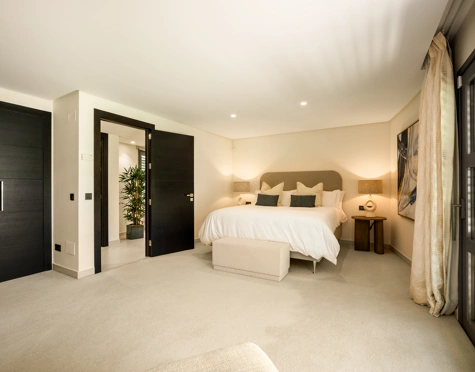 Villa en venta en La Cerquilla, Nueva Andalucia