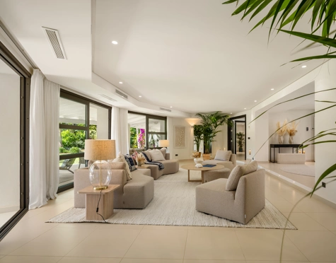 Villa en venta en La Cerquilla, Nueva Andalucia