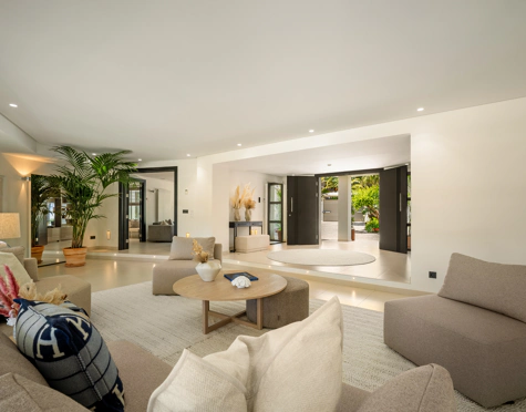 Villa en venta en La Cerquilla, Nueva Andalucia