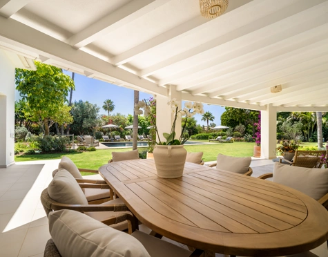 Villa en venta en La Cerquilla, Nueva Andalucia
