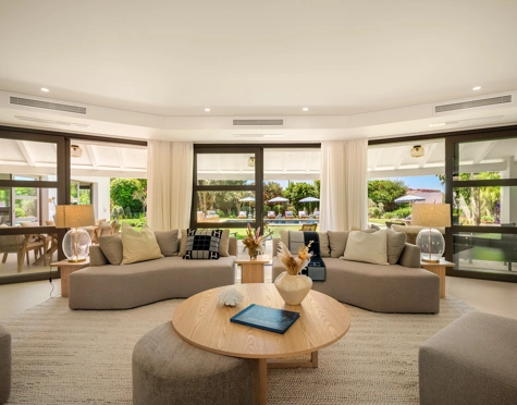Villa en venta en La Cerquilla, Nueva Andalucia