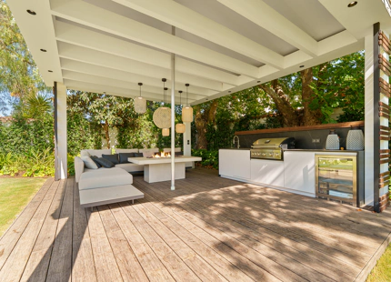 VILLA CONTEMPORÁNEA DE UNA SOLA PLANTA CON PRIVACIDAD Y ESTILO CERCA DE PUERTO BANÚS