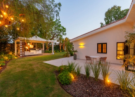 VILLA CONTEMPORÁNEA DE UNA SOLA PLANTA CON PRIVACIDAD Y ESTILO CERCA DE PUERTO BANÚS