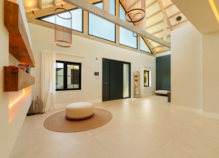 VILLA CONTEMPORÁNEA DE UNA SOLA PLANTA CON PRIVACIDAD Y ESTILO CERCA DE PUERTO BANÚS