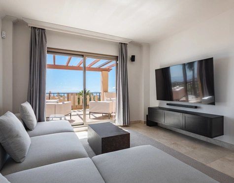 Penthouse for sale in Benahavis