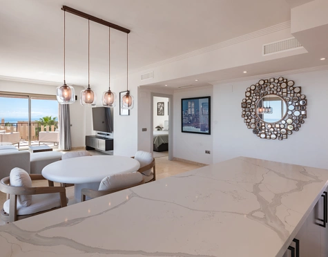 Penthouse for sale in Benahavis