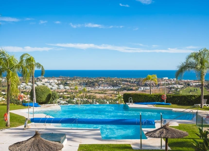 SPECTACULAR ONE-LEVEL PENTHOUSE WITH PANORAMIC SEA VIEWS IN BENAHAVÍS