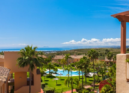 SPECTACULAR ONE-LEVEL PENTHOUSE WITH PANORAMIC SEA VIEWS IN BENAHAVÍS