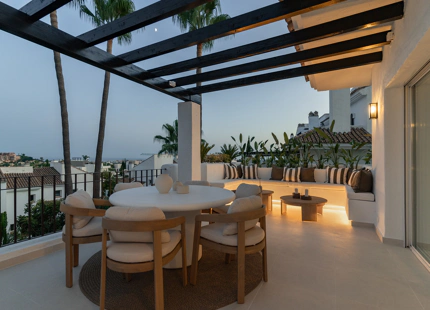 ELEGANT SCANDINAVIAN-INSPIRED PENTHOUSE WITH PANORAMIC SEA VIEWS