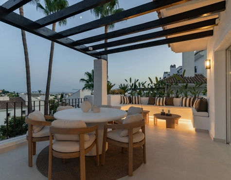 Penthouse for sale in Nueva Andalucia, Marbella