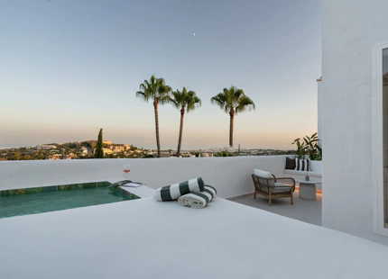 ELEGANT SCANDINAVIAN-INSPIRED PENTHOUSE WITH PANORAMIC SEA VIEWS