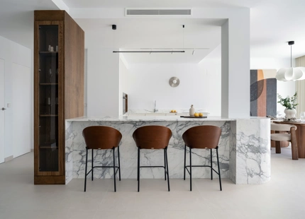ELEGANT SCANDINAVIAN-INSPIRED PENTHOUSE WITH PANORAMIC SEA VIEWS