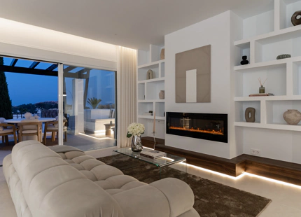 ELEGANT SCANDINAVIAN-INSPIRED PENTHOUSE WITH PANORAMIC SEA VIEWS