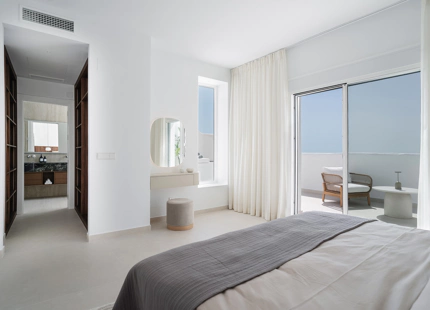 ELEGANT SCANDINAVIAN-INSPIRED PENTHOUSE WITH PANORAMIC SEA VIEWS