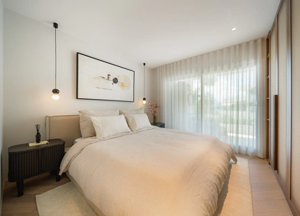 APARTAMENTO RENOVADO CON VISTAS PANORÁMICAS AL MAR EN LA MILLA DE ORO DE MARBELLA