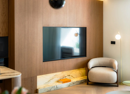 APARTAMENTO RENOVADO CON VISTAS PANORÁMICAS AL MAR EN LA MILLA DE ORO DE MARBELLA