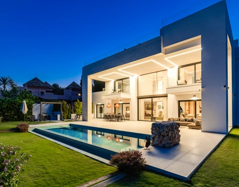 Villa for sale in Cascada de Camojan, Marbella Golden Mile