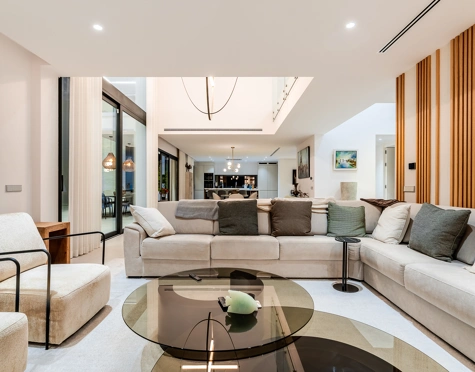 Villa for sale in Cascada de Camojan, Marbella Golden Mile