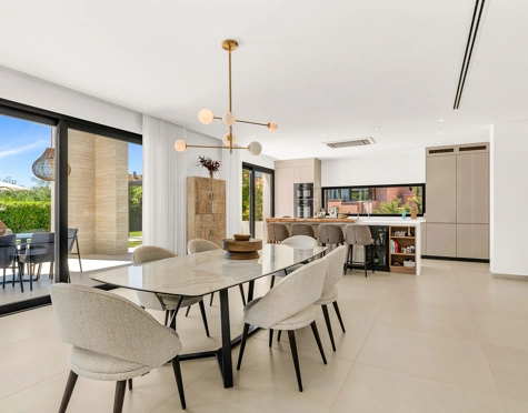 Villa for sale in Cascada de Camojan, Marbella Golden Mile