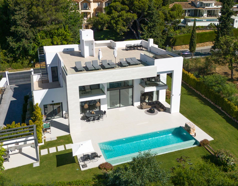 Villa for sale in Cascada de Camojan, Marbella Golden Mile