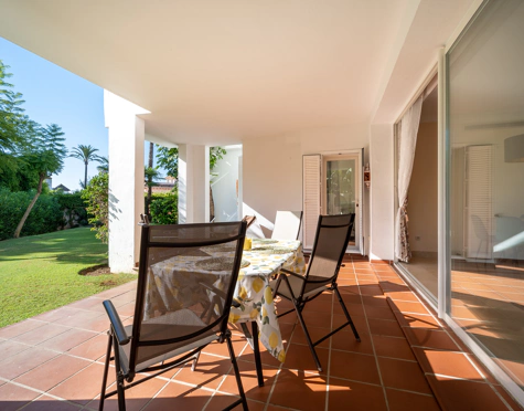 Apartamento Planta Baja en alquiler a corta temporada en Alcazaba Beach, Estepona East
