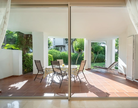 Apartamento Planta Baja en alquiler a corta temporada en Alcazaba Beach, Estepona East