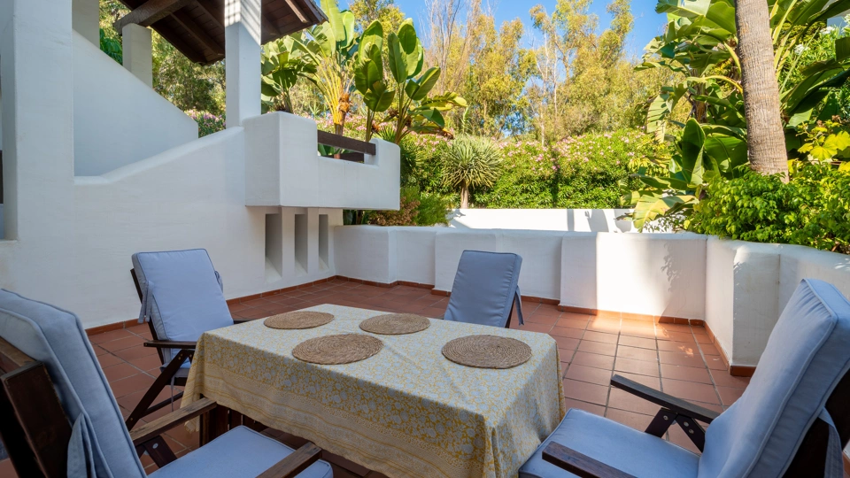 Apartamento Planta Baja en alquiler a corta temporada en Alcazaba Beach, Estepona Este