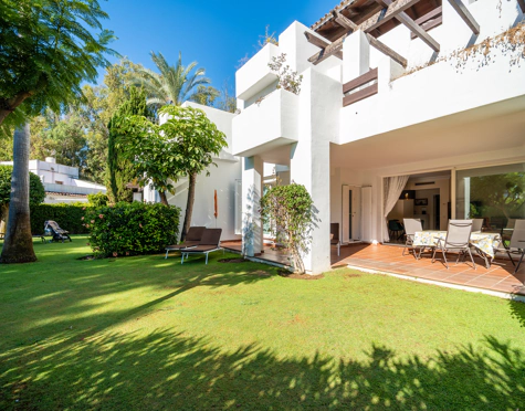 Garden Apartment in Alcazaba Beach