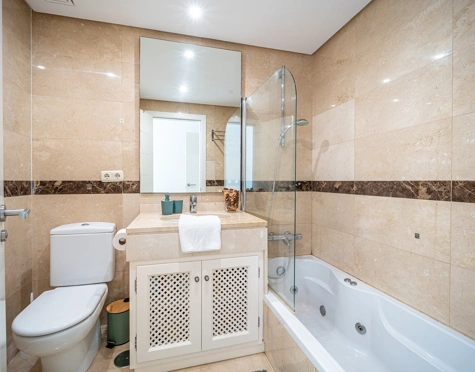 Apartamento Planta Baja en alquiler a corta temporada en Alcazaba Beach, Estepona East