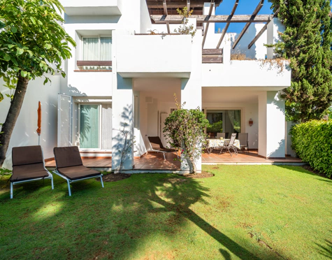Apartamento Planta Baja en alquiler a corta temporada en Alcazaba Beach, Estepona East