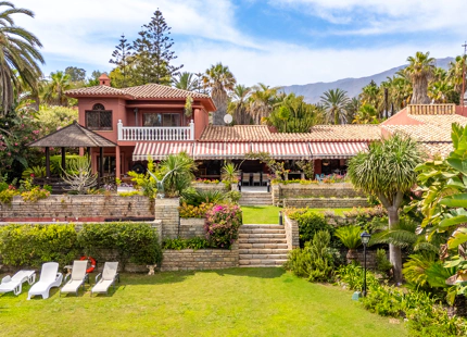 ICONIC BEACHFRONT VILLA ESTATE WITH UNMATCHED POTENTIAL IN ESTEPONA