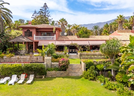 ICONIC BEACHFRONT VILLA ESTATE WITH UNMATCHED POTENTIAL IN ESTEPONA