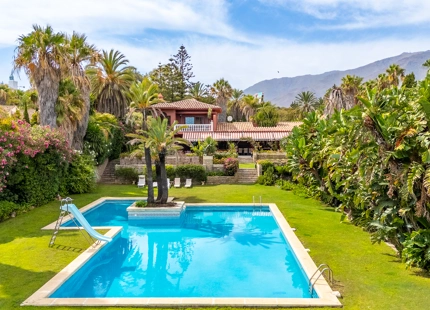 ICONIC BEACHFRONT VILLA ESTATE WITH UNMATCHED POTENTIAL IN ESTEPONA