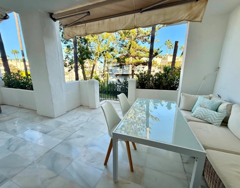 Apartamento en alquiler a corta temporada en Alcazaba Beach, Estepona East