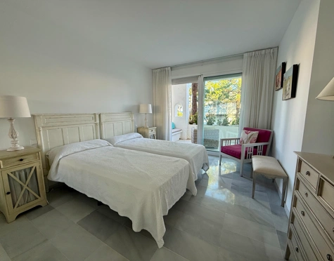 Apartamento en alquiler a corta temporada en Alcazaba Beach, Estepona East