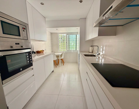Apartamento en alquiler a corta temporada en Alcazaba Beach, Estepona East