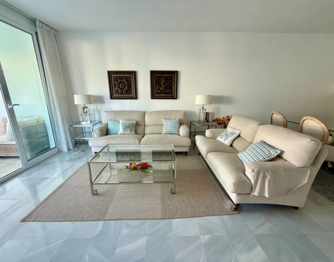 Apartamento en alquiler a corta temporada en Alcazaba Beach, Estepona East