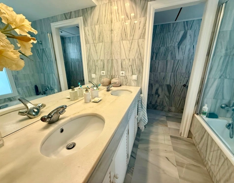 Apartamento en alquiler a corta temporada en Alcazaba Beach, Estepona East