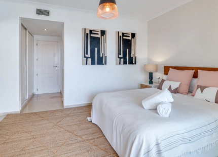 APARTAMENTO EXCLUSIVO CON VISTAS AL MAR EN PUERTO BANÚS