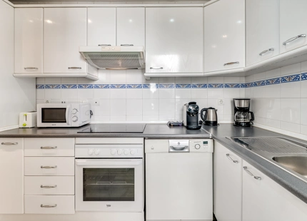 APARTAMENTO EXCLUSIVO CON VISTAS AL MAR EN PUERTO BANÚS