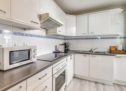APARTAMENTO EXCLUSIVO CON VISTAS AL MAR EN PUERTO BANÚS