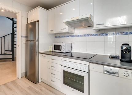APARTAMENTO EXCLUSIVO CON VISTAS AL MAR EN PUERTO BANÚS