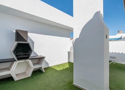APARTAMENTO EXCLUSIVO CON VISTAS AL MAR EN PUERTO BANÚS