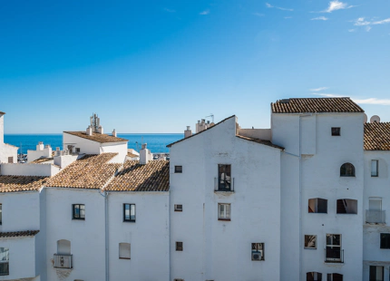 APARTAMENTO EXCLUSIVO CON VISTAS AL MAR EN PUERTO BANÚS