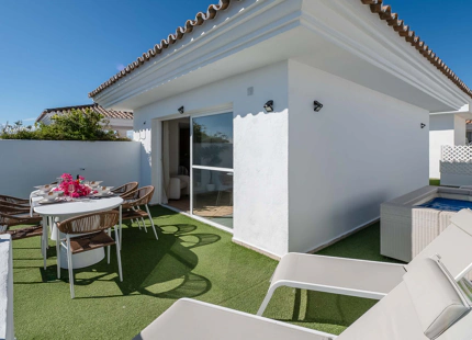 APARTAMENTO EXCLUSIVO CON VISTAS AL MAR EN PUERTO BANÚS