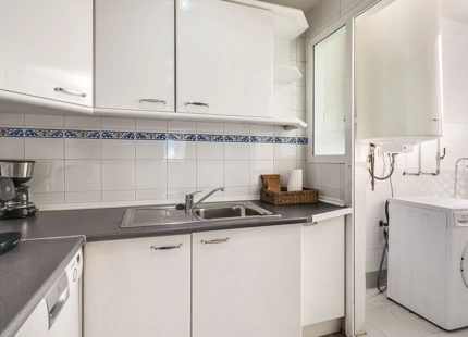 APARTAMENTO EXCLUSIVO CON VISTAS AL MAR EN PUERTO BANÚS