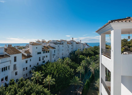 APARTAMENTO EXCLUSIVO CON VISTAS AL MAR EN PUERTO BANÚS