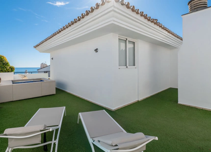 APARTAMENTO EXCLUSIVO CON VISTAS AL MAR EN PUERTO BANÚS