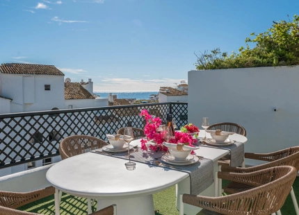 APARTAMENTO EXCLUSIVO CON VISTAS AL MAR EN PUERTO BANÚS